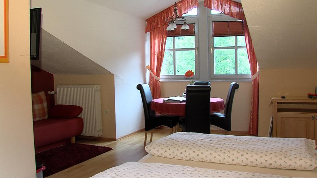 Landgasthof Zum Hirschenstein, Garni